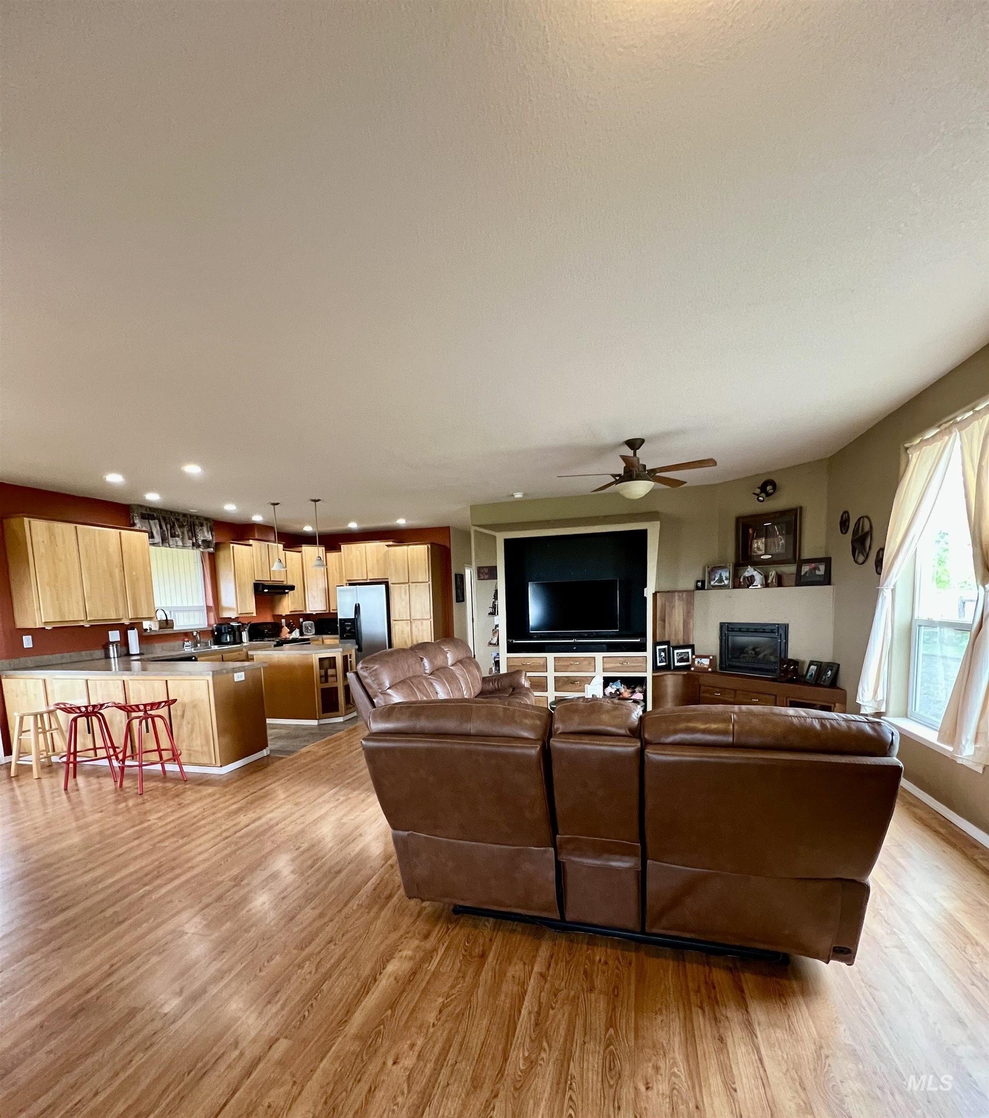 Asotin, Washington, 99402, United States, 3 Bedrooms Bedrooms, ,2 BathroomsBathrooms,Residential,For Sale,1942526