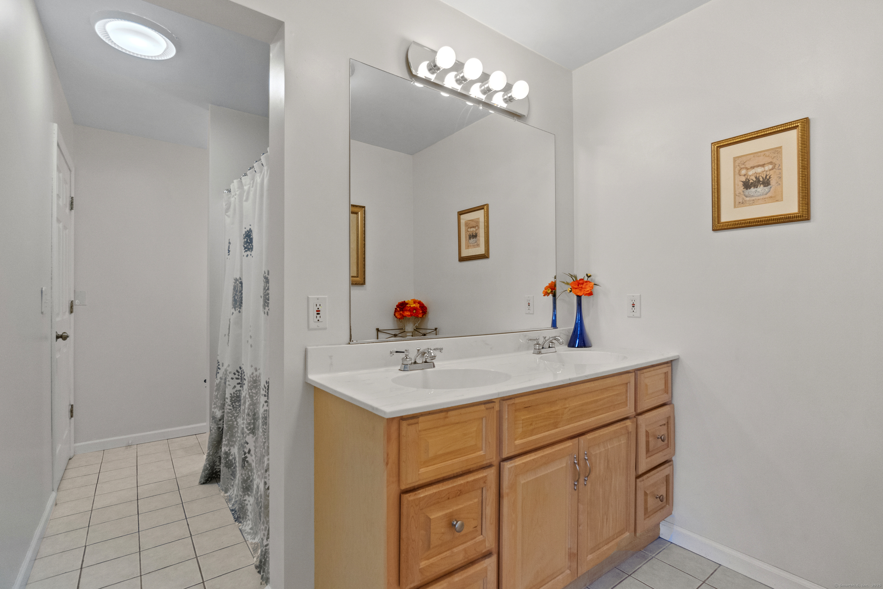 Salem, Connecticut, 06420, United States, 4 Bedrooms Bedrooms, ,3 BathroomsBathrooms,Residential,For Sale,1986048