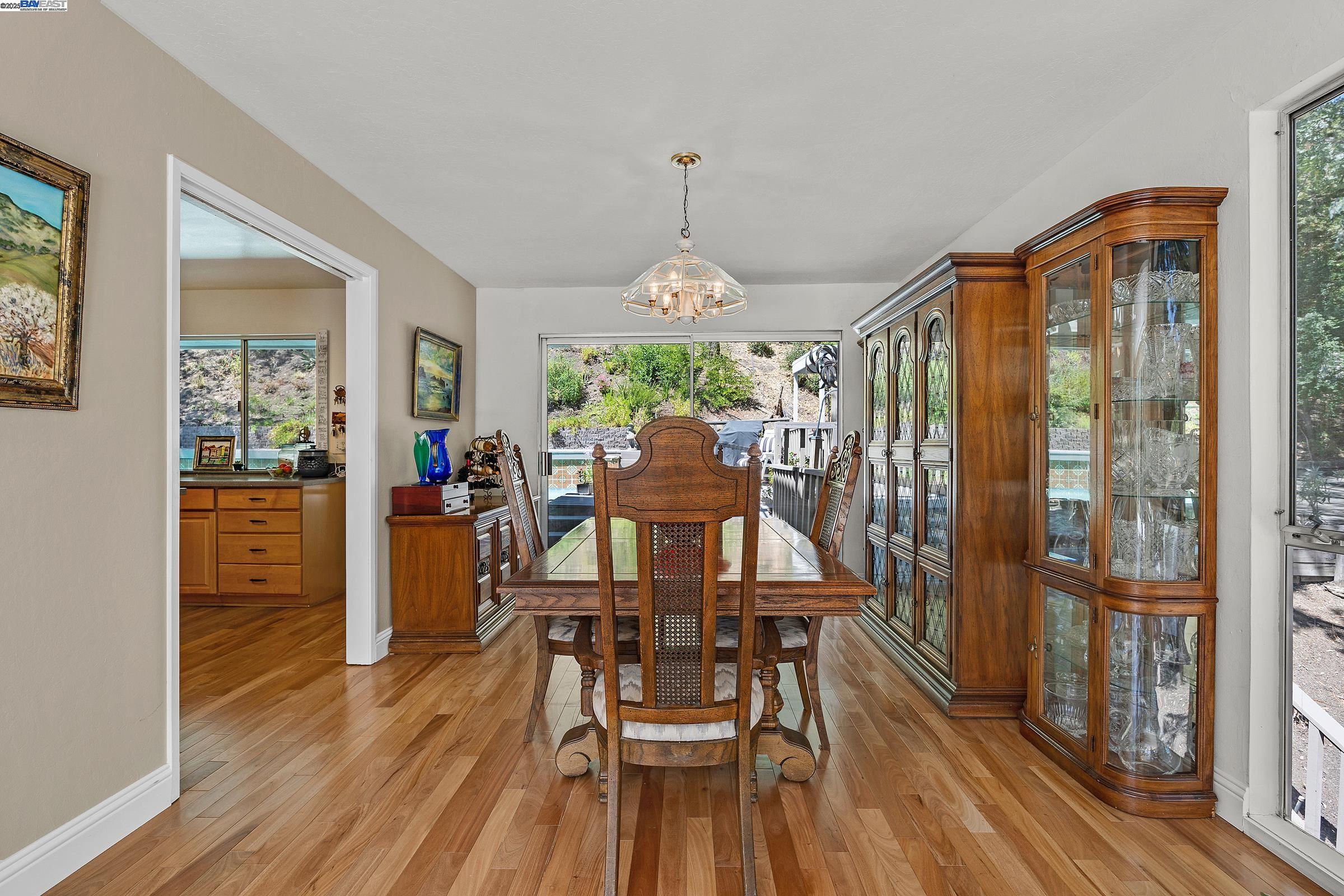 Alamo, California, 94507, United States, 4 Bedrooms Bedrooms, ,3 BathroomsBathrooms,Residential,For Sale,1907396