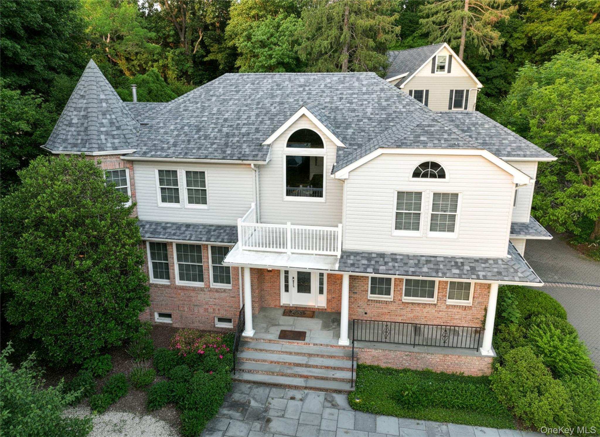 15 Church Street, Roslyn, NY, 11576 - 物件實景