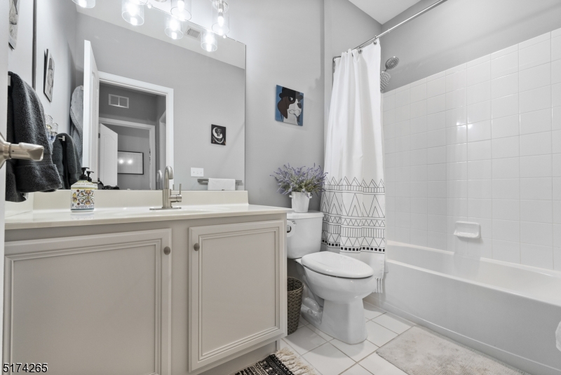 Hanover Twp., New Jersey, 07981, United States, 2 Bedrooms Bedrooms, ,2 BathroomsBathrooms,Residential,For Sale,2003399