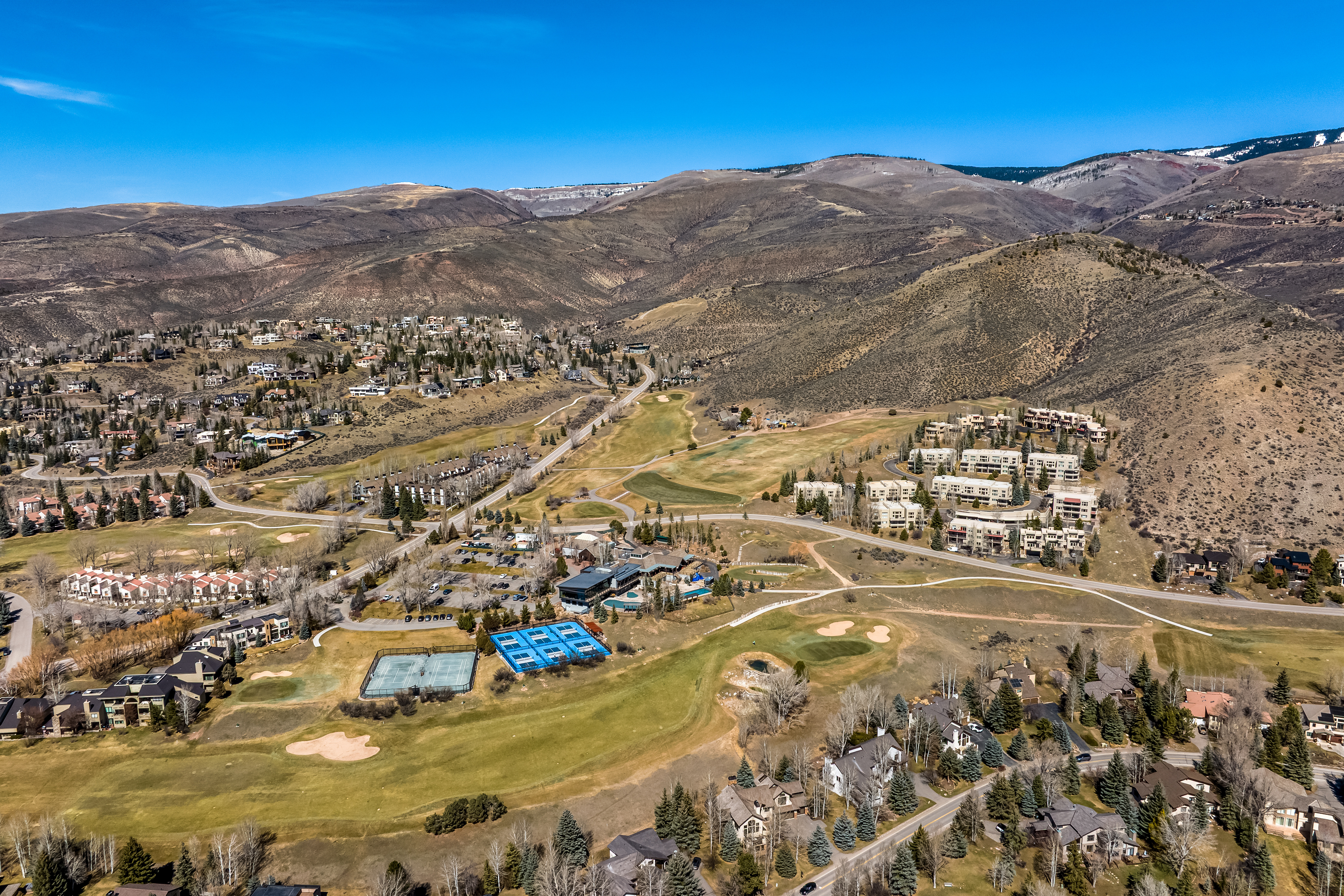 Captures sweeping views of Arrowhead and the surrounding mountain landscape. - 物件實景