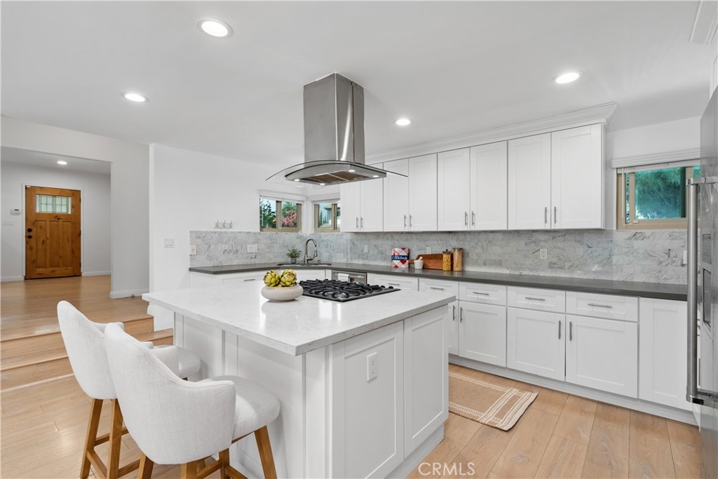 Tarzana, California, 91356, United States, 3 Bedrooms Bedrooms, ,3 BathroomsBathrooms,Residential,For Sale,1918150