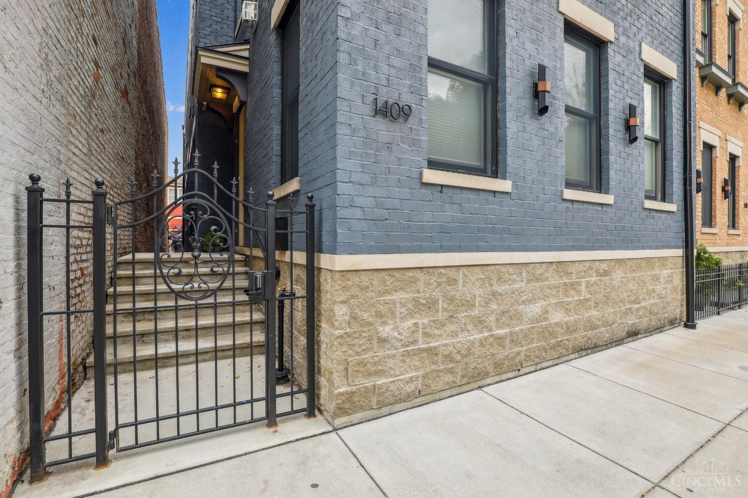 Cincinnati, Ohio, 45202, United States, 4 Bedrooms Bedrooms, ,5 BathroomsBathrooms,Residential,For Sale,1901834