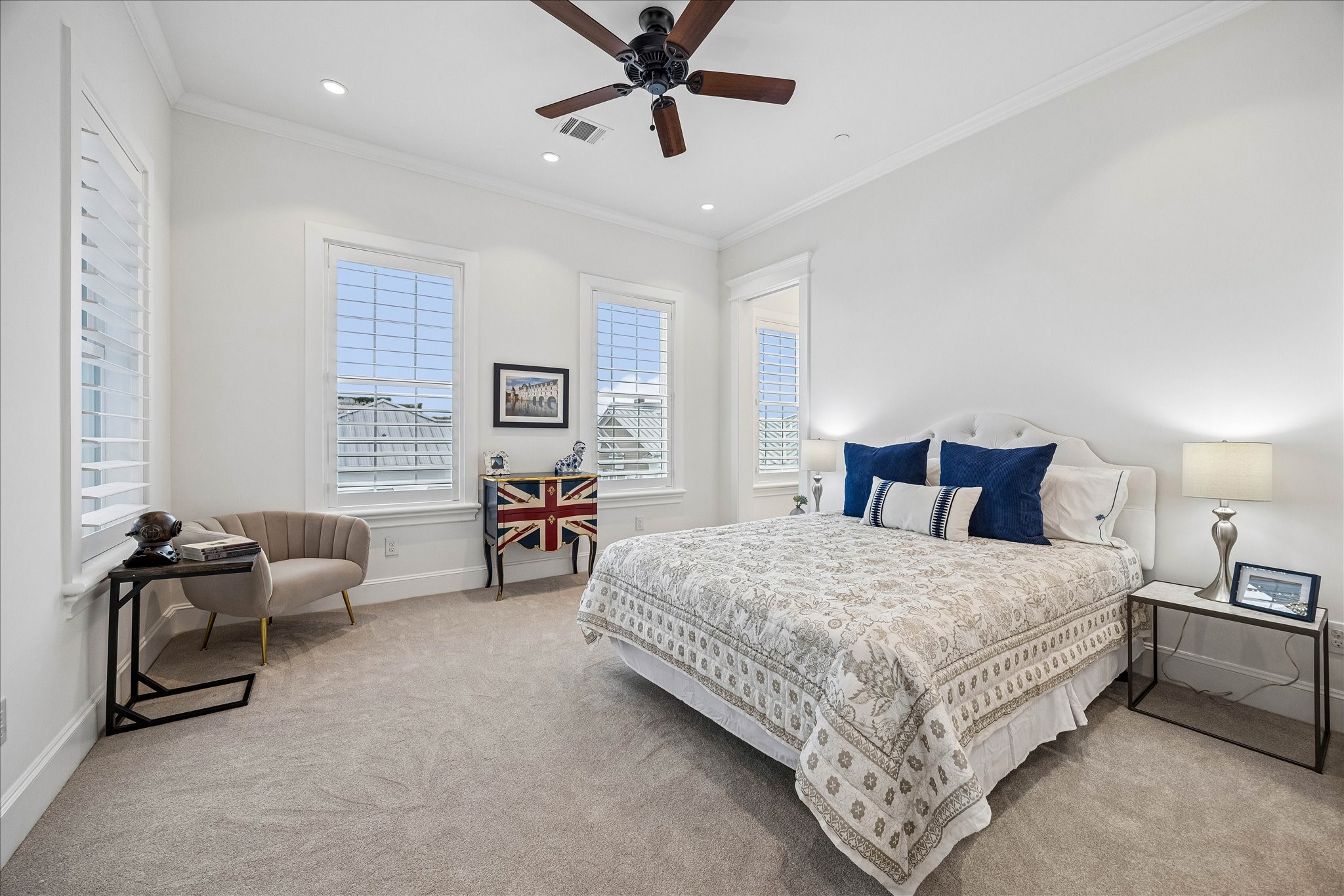  326 W 18th Street - 物件實景