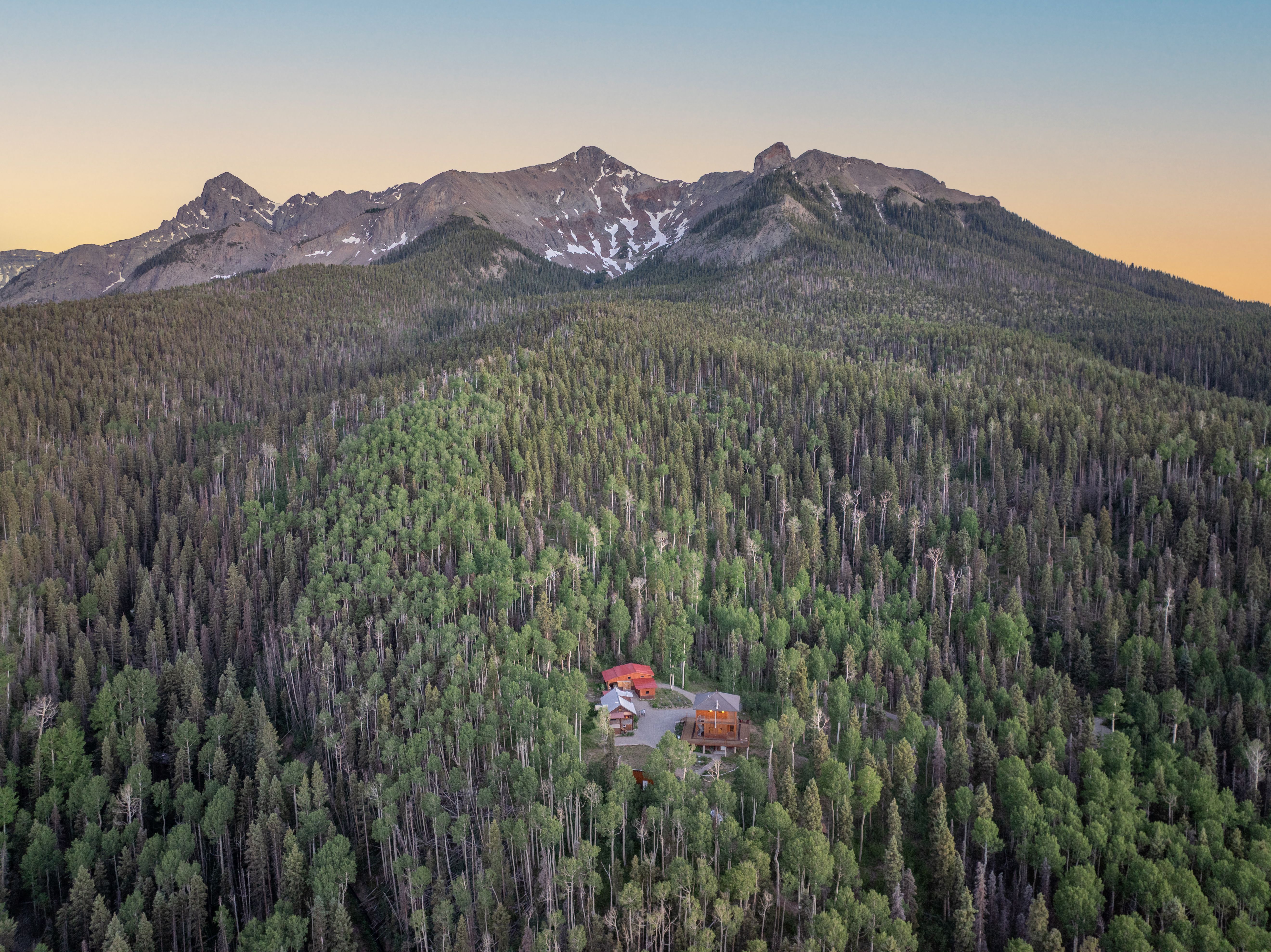  Off-Grid Mountain Retreat Bordering The National Forest - 物件實景