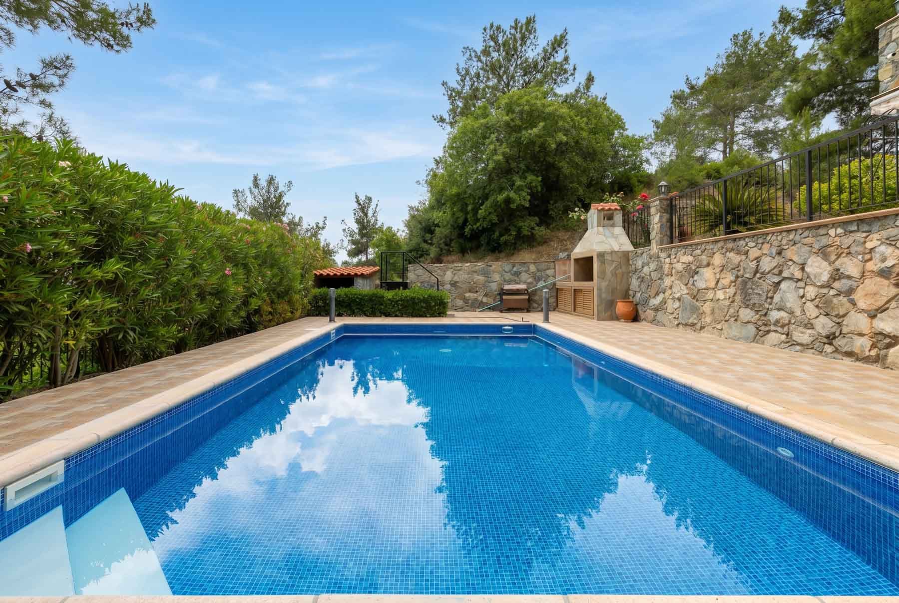 5 Bedroom Stone Villa with Pool near Troodos in Moniatis, Limassol - 物件實景