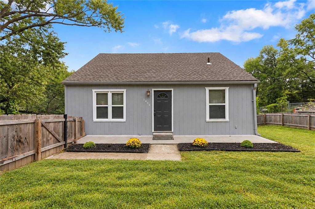 Hayward Ave, Independence, MO 64050