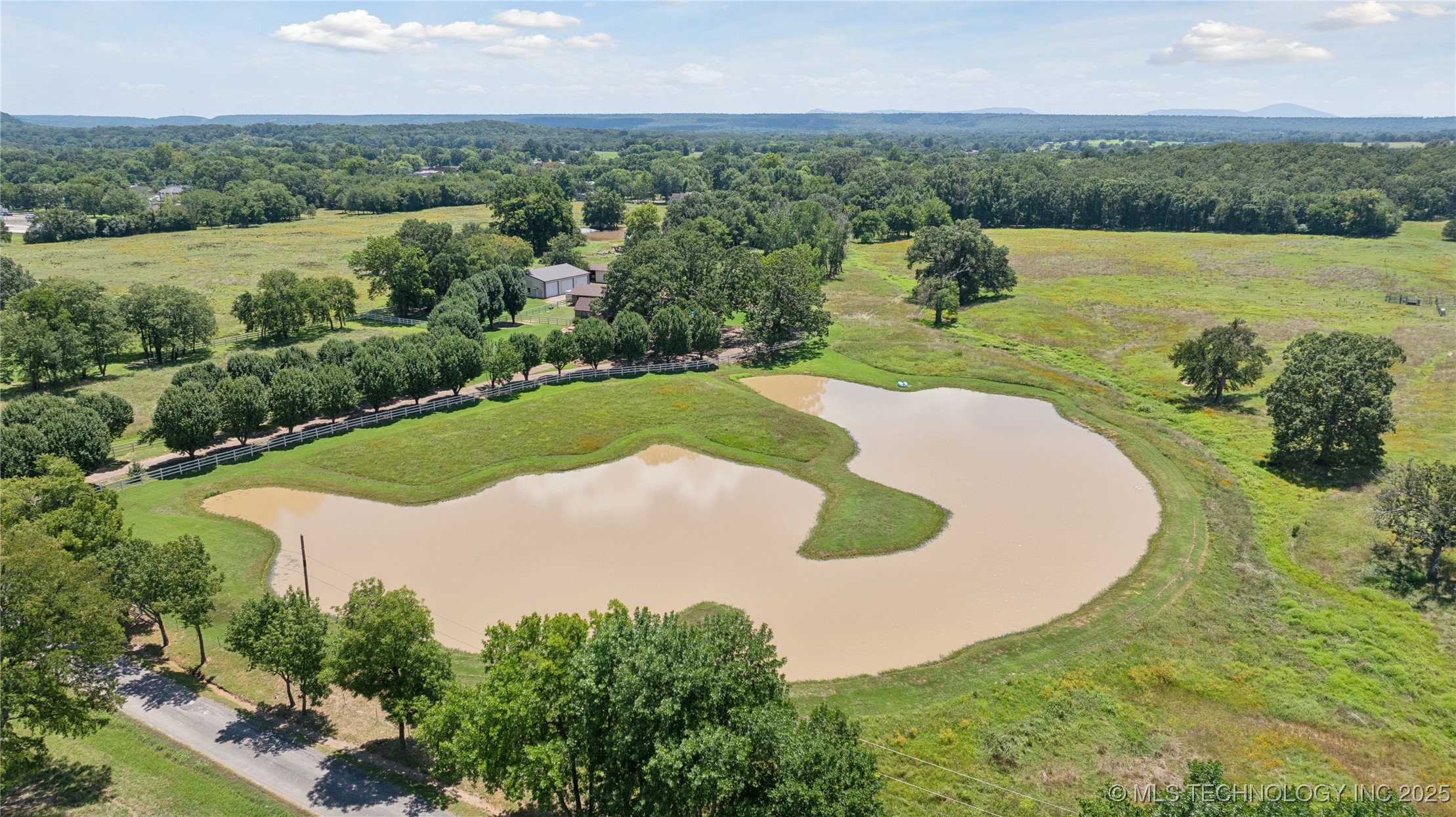 Pocola, Oklahoma, 74902, United States, 3 Bedrooms Bedrooms, ,3 BathroomsBathrooms,Residential,For Sale,1903793