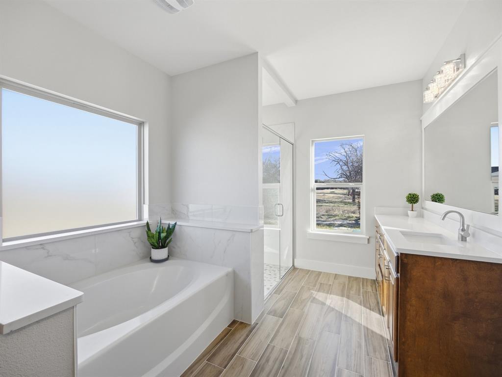 Weatherford, Texas, 76085, United States, 4 Bedrooms Bedrooms, ,3 BathroomsBathrooms,Residential,For Sale,2008170