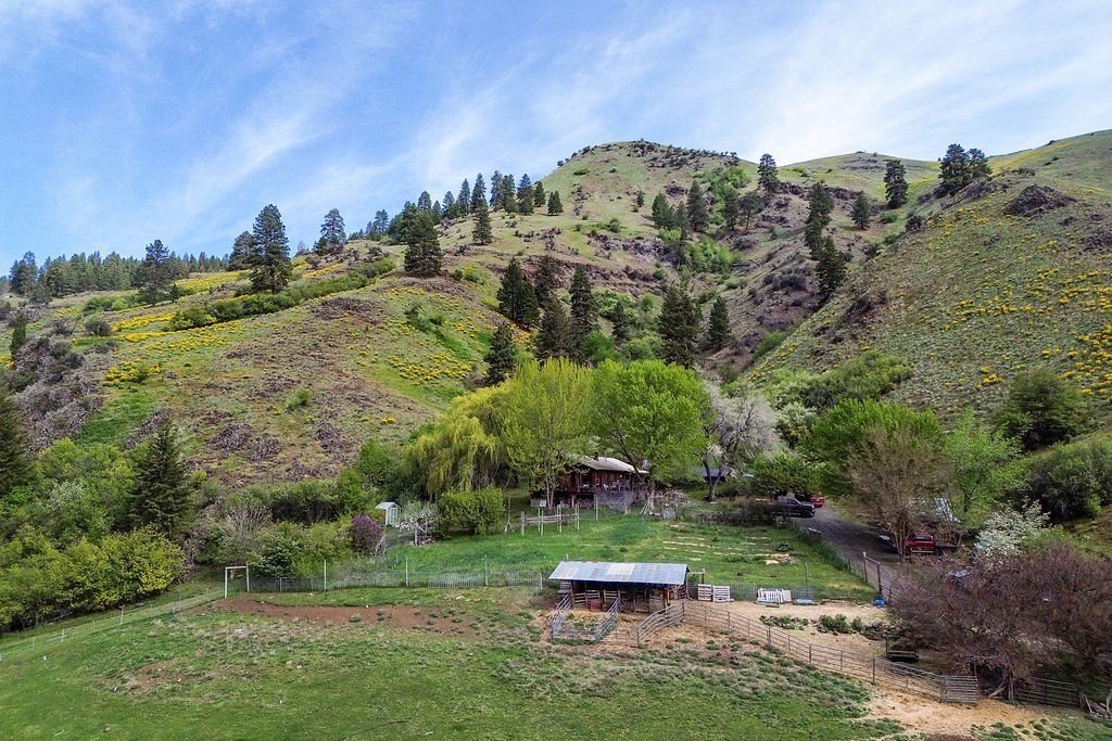 Riggins, Idaho, 83549, United States, 2 Bedrooms Bedrooms, ,1 BathroomBathrooms,Residential,For Sale,1825339