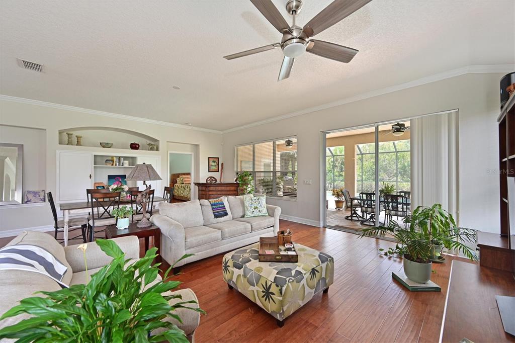 Bradenton, Florida, 34212, United States, 3 Bedrooms Bedrooms, ,2 BathroomsBathrooms,Residential,For Sale,1906883