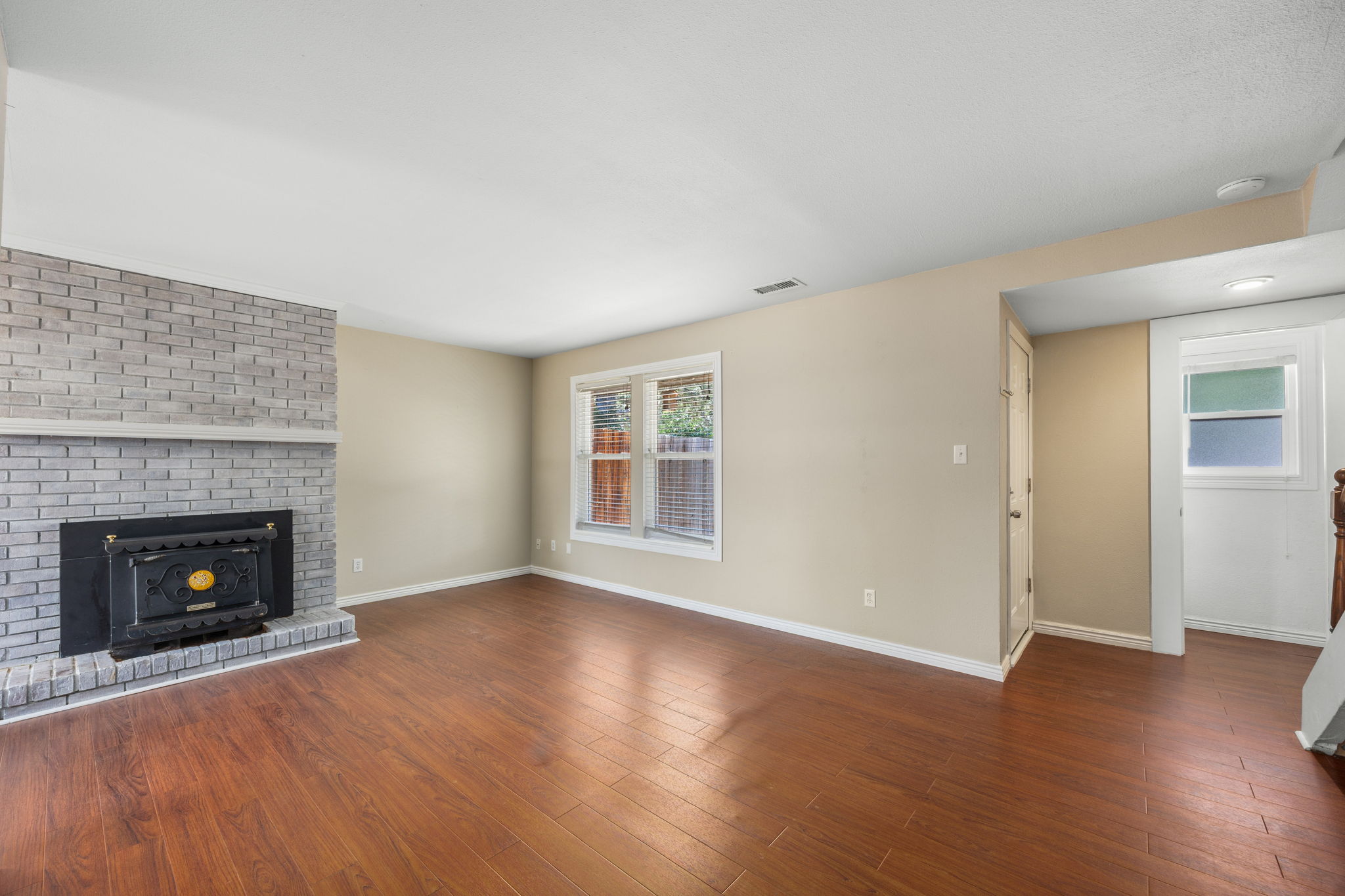  Rare 3 bed, 2 bath property in sought after Greenwood Village - 物件實景