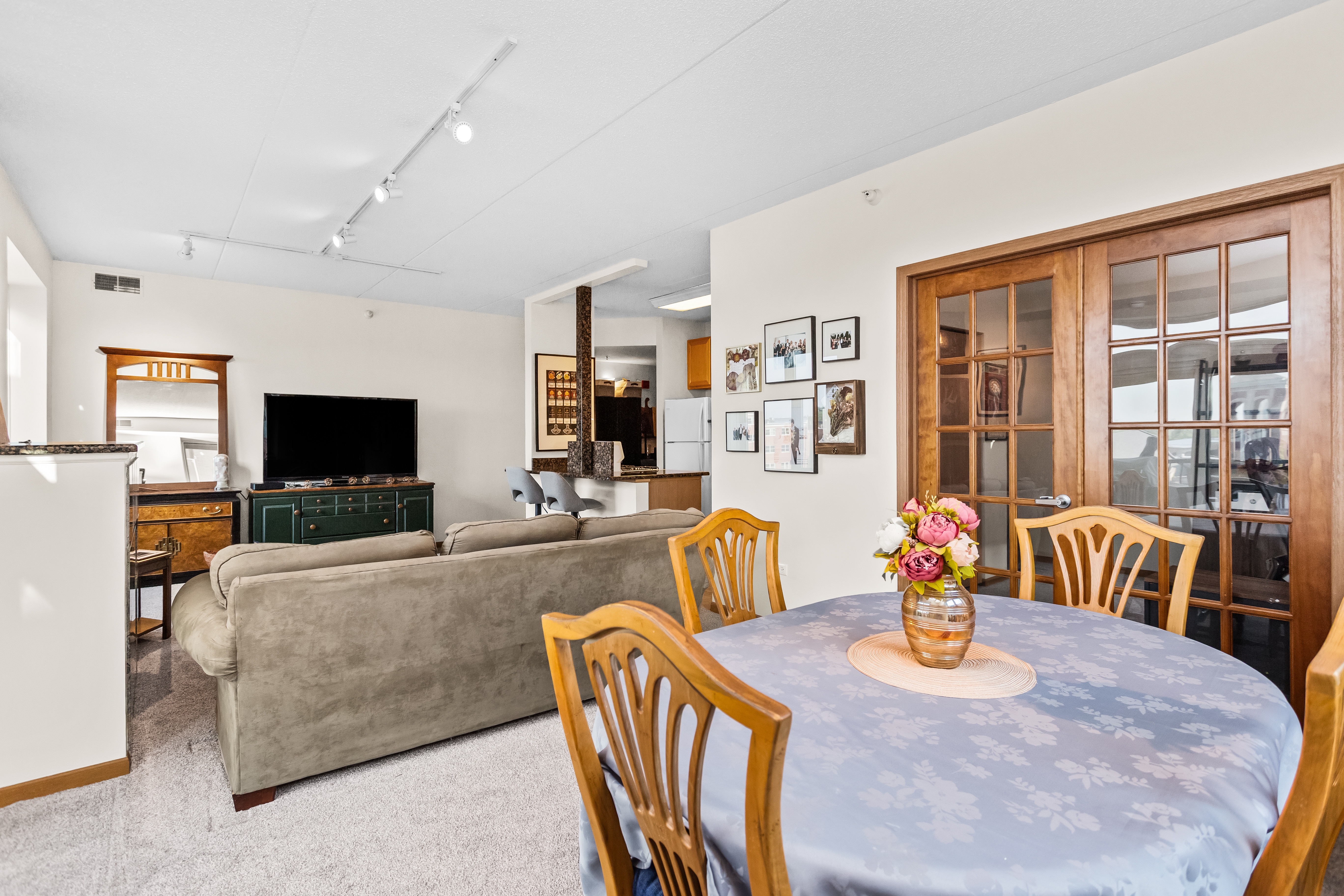  Spacious 3 Bedroom, 2 Bath Condo - 物件實景