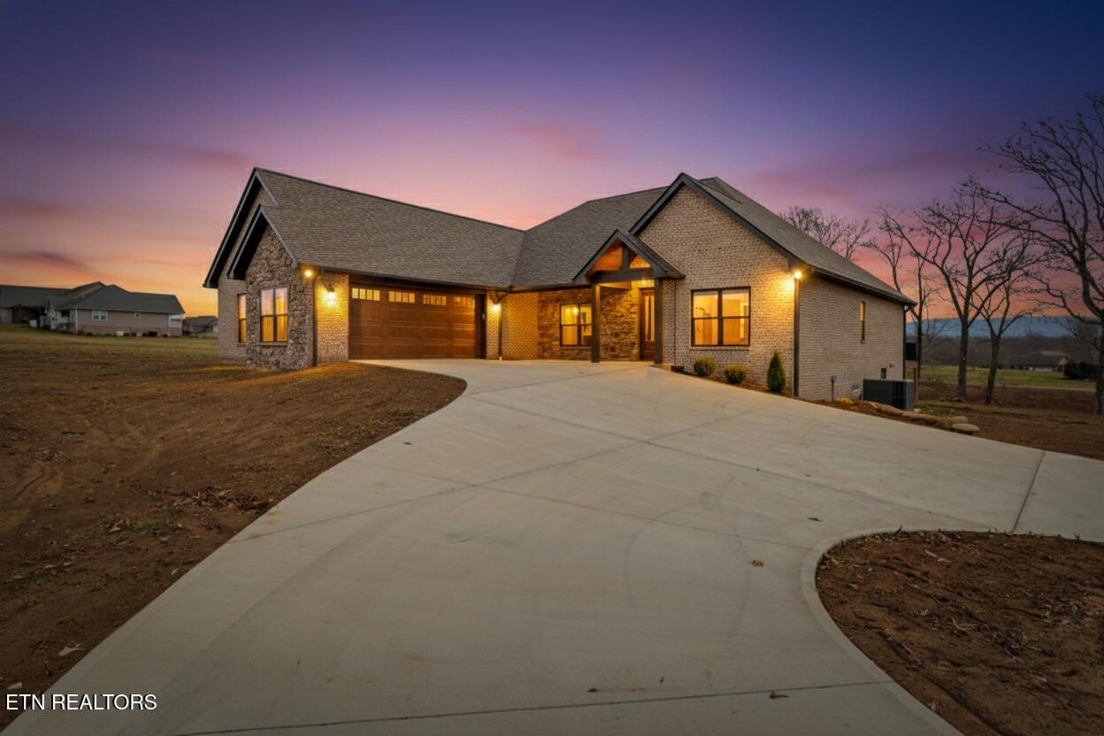 Crossville, Tennessee, 38572, United States, 3 Bedrooms Bedrooms, ,3 BathroomsBathrooms,Residential,For Sale,1983102