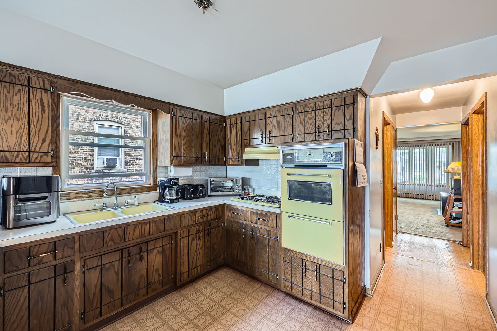 Chicago, Illinois, 60638, United States, 5 Bedrooms Bedrooms, ,Residential,For Sale,1878151