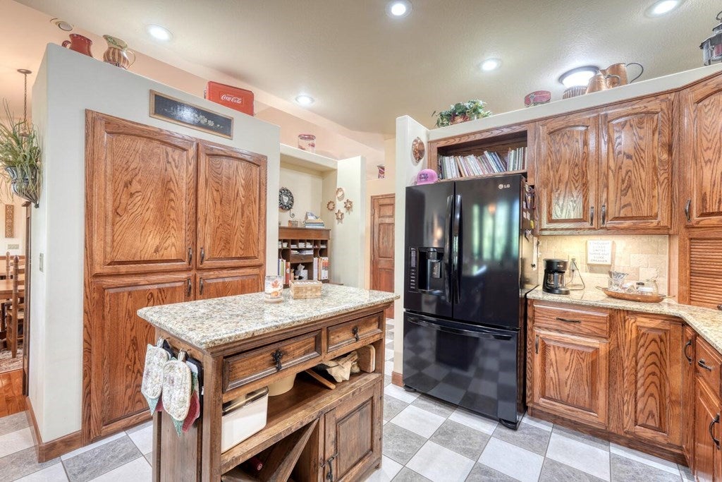 Murphy, North Carolina, 28906, United States, 3 Bedrooms Bedrooms, ,2 BathroomsBathrooms,Residential,For Sale,1926977