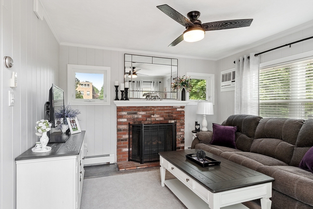 Beverly, Massachusetts, 01915, United States, 3 Bedrooms Bedrooms, ,2 BathroomsBathrooms,Residential,For Sale,1912054