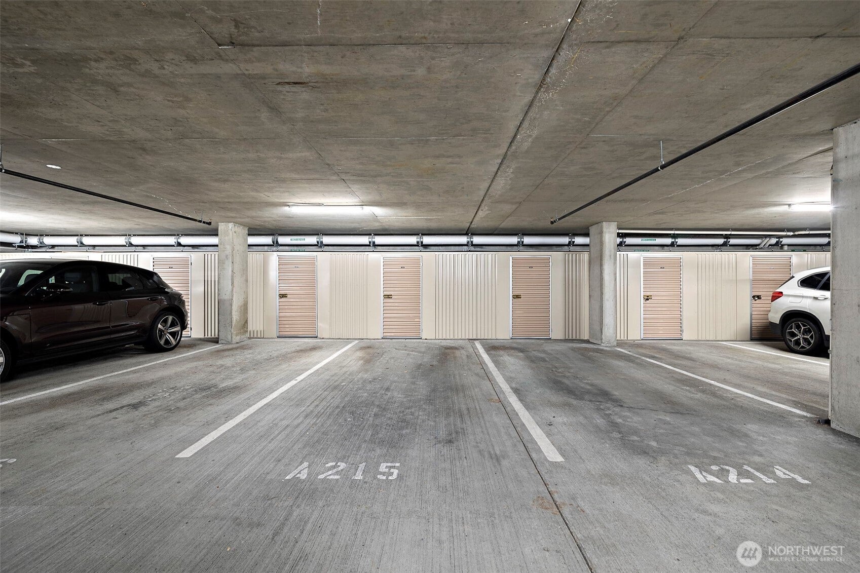 Bellevue, Washington, 98004, United States, 2 Bedrooms Bedrooms, ,1 BathroomBathrooms,Residential,For Sale,1975057