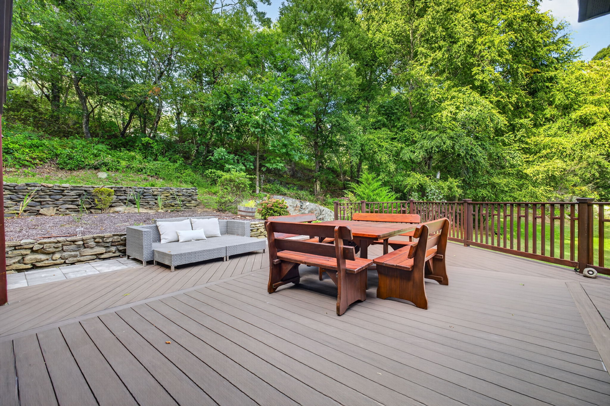  Modern Living and Effortless Entertaining Tucked Away on 1.5 Acres - 物件實景