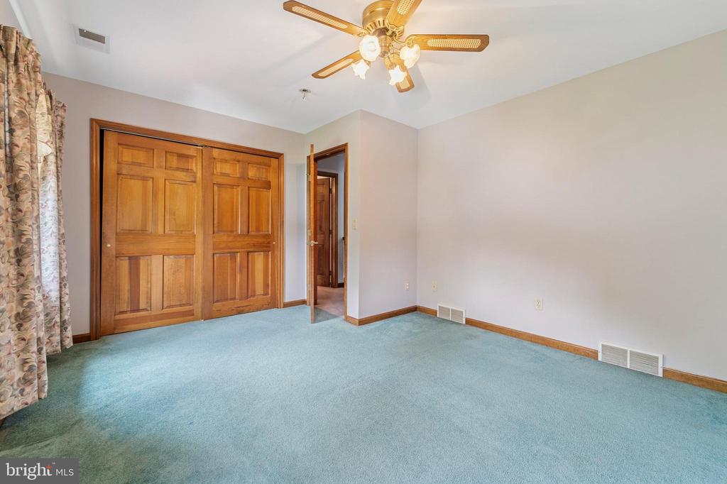 Hamilton, New Jersey, 08610, United States, 4 Bedrooms Bedrooms, ,3 BathroomsBathrooms,Residential,For Sale,1935134