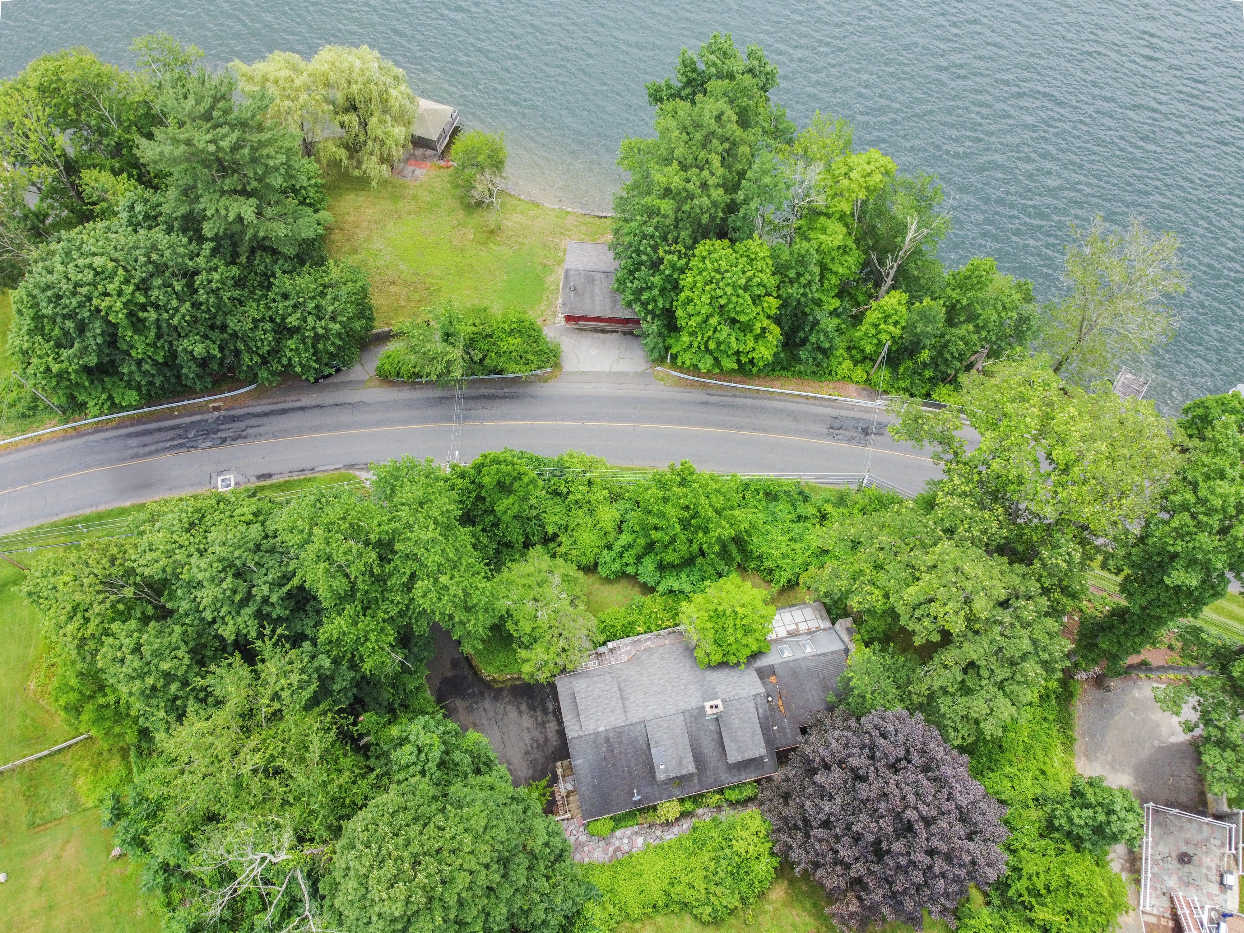  Exceptional Waterfront Property - 物件實景