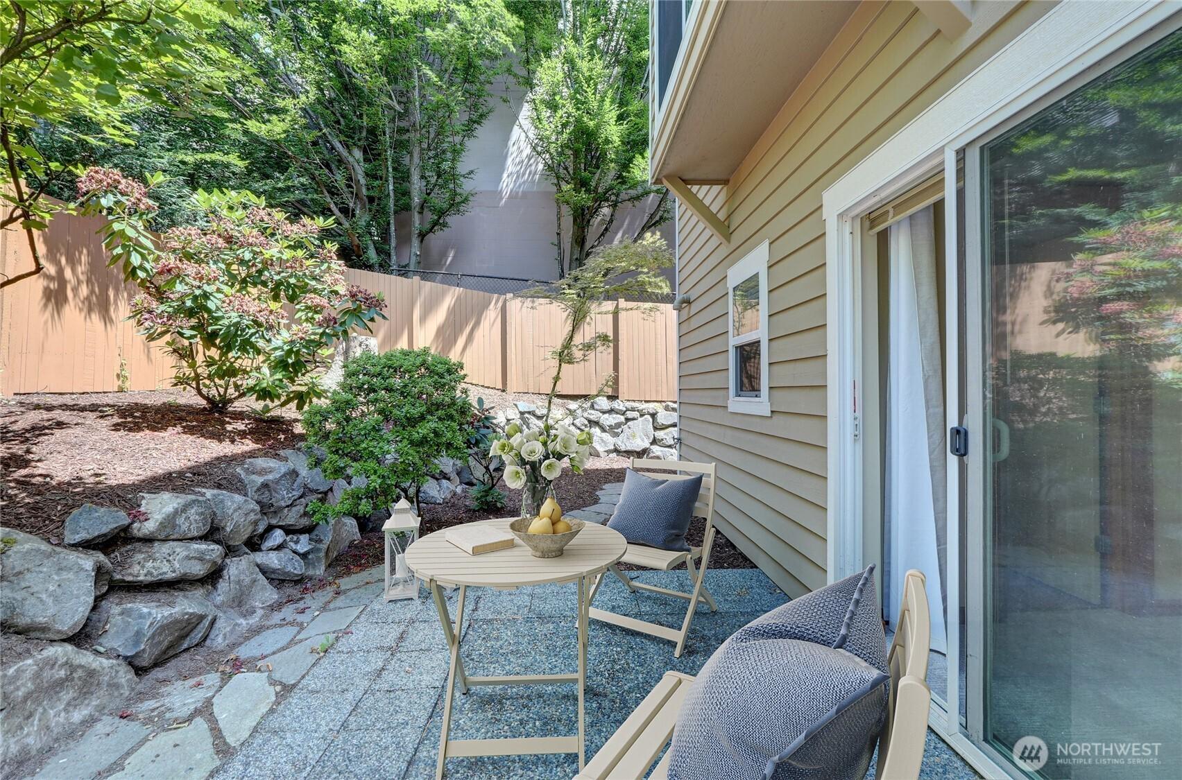SEATTLE, Washington, 98133, United States, 3 Bedrooms Bedrooms, ,3 BathroomsBathrooms,Residential,For Sale,1890741