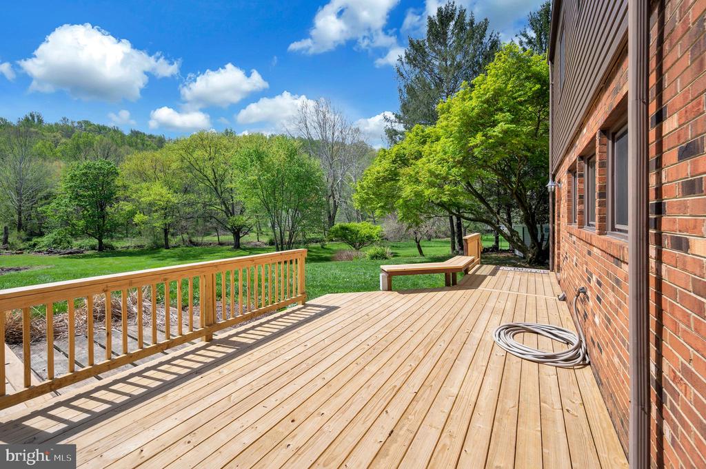 Linden, Virginia, 22642, United States, 5 Bedrooms Bedrooms, ,4 BathroomsBathrooms,Residential,For Sale,2037897