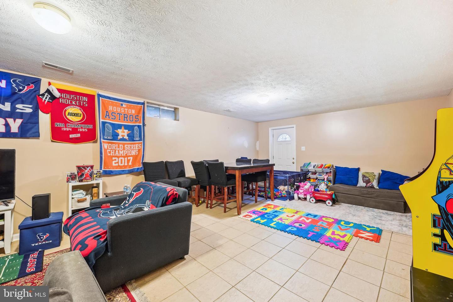 Clinton, Maryland, 20735, United States, 4 Bedrooms Bedrooms, ,4 BathroomsBathrooms,Residential,For Sale,1917136