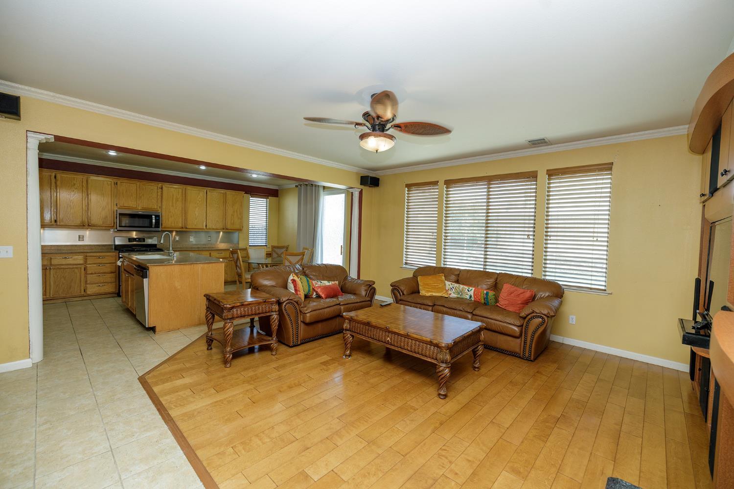 Merced, California, 95340, United States, 5 Bedrooms Bedrooms, ,3 BathroomsBathrooms,Residential,For Sale,1943664