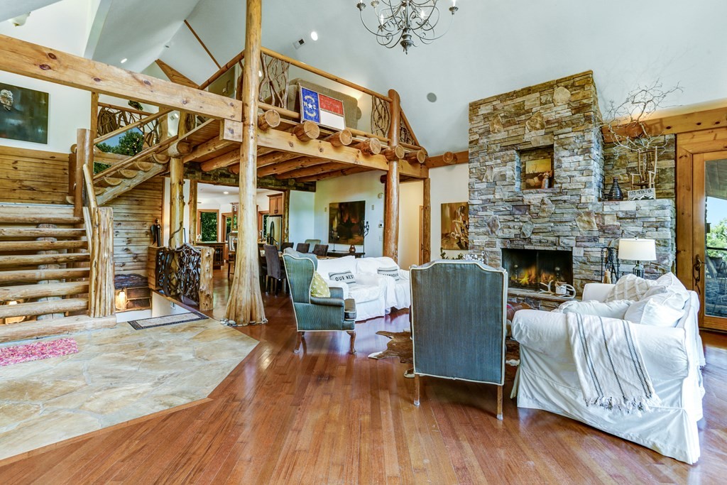Hayesville, North Carolina, 28904, United States, 3 Bedrooms Bedrooms, ,5 BathroomsBathrooms,Residential,For Sale,1931942