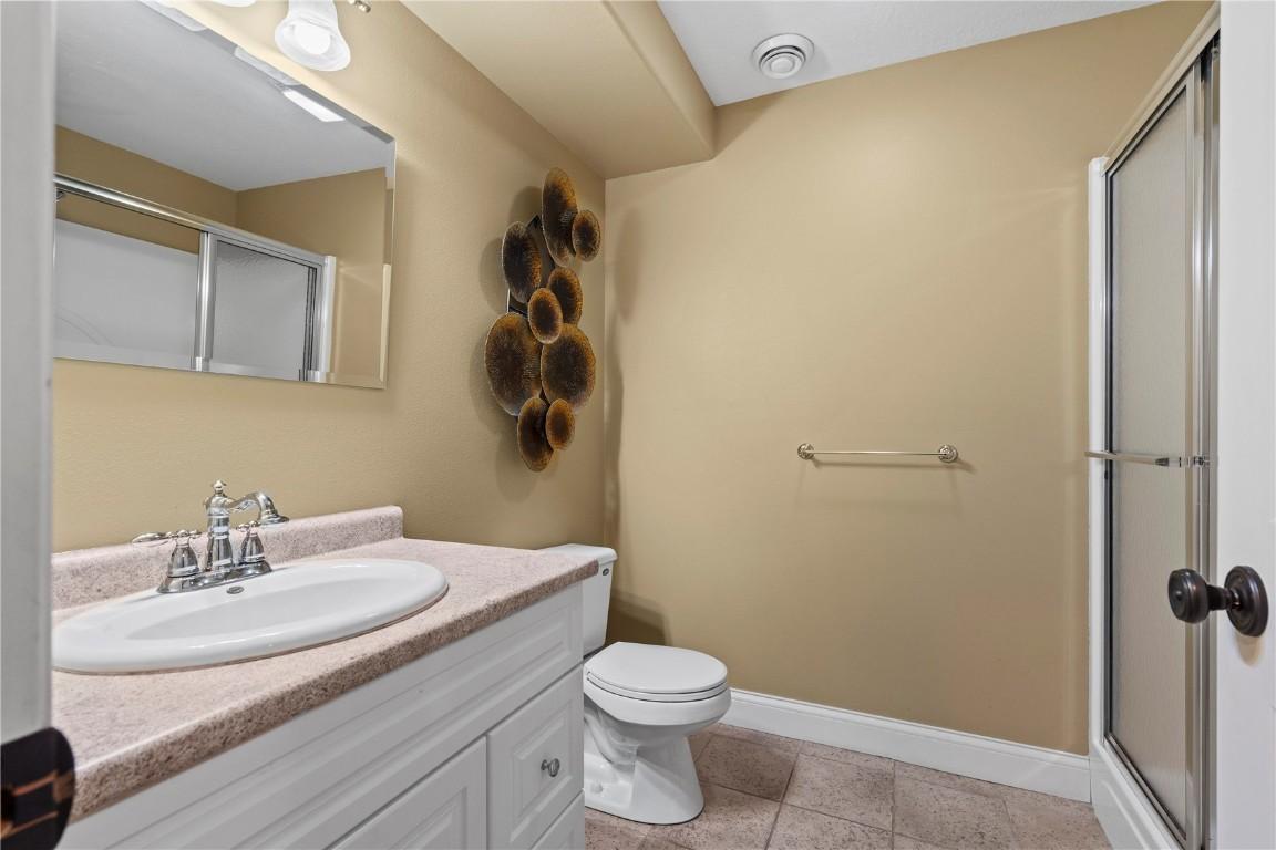 Vinton, Iowa, 52349, United States, 5 Bedrooms Bedrooms, ,3 BathroomsBathrooms,Residential,For Sale,1979270