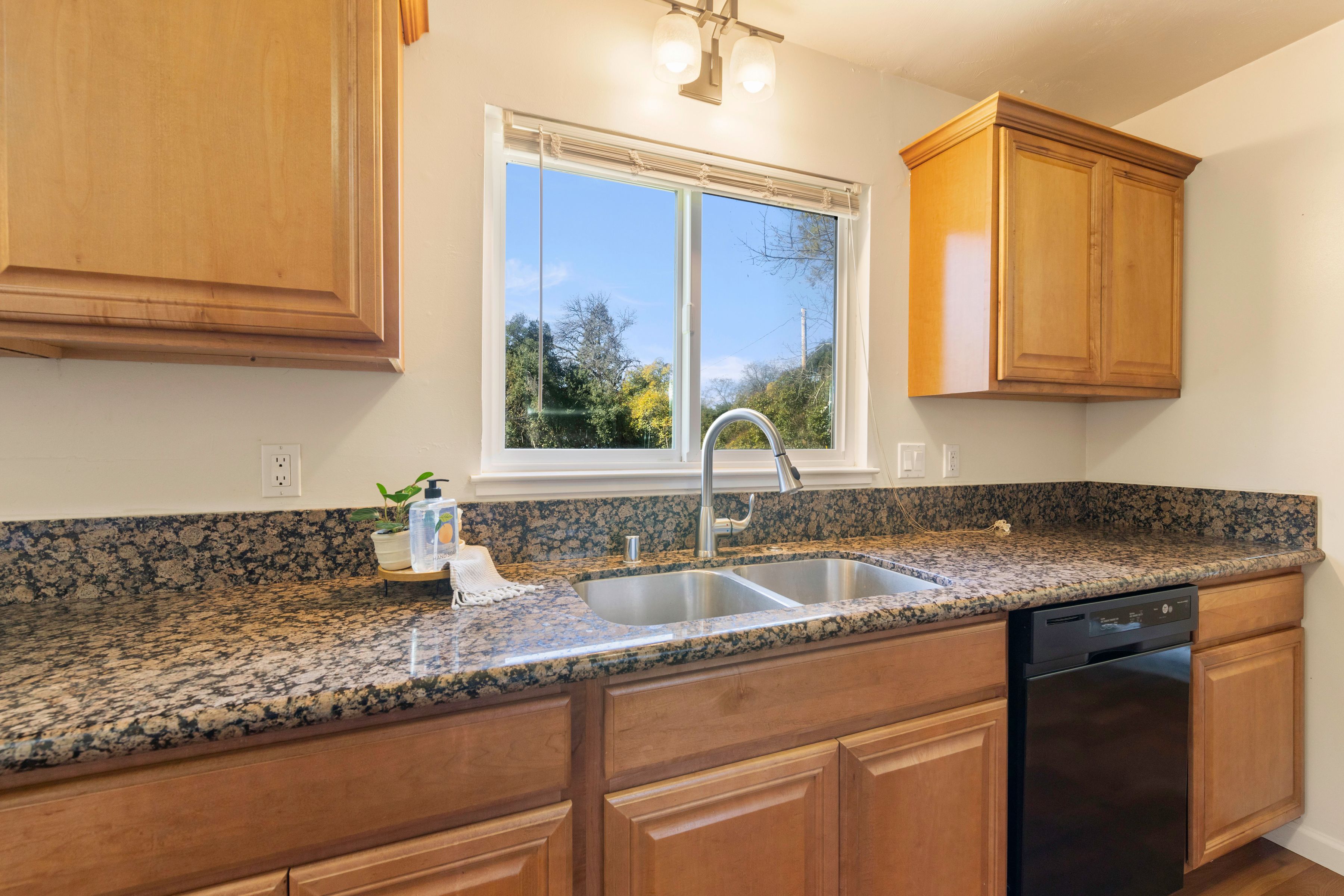  1870 Westlake Drive - 物件實景