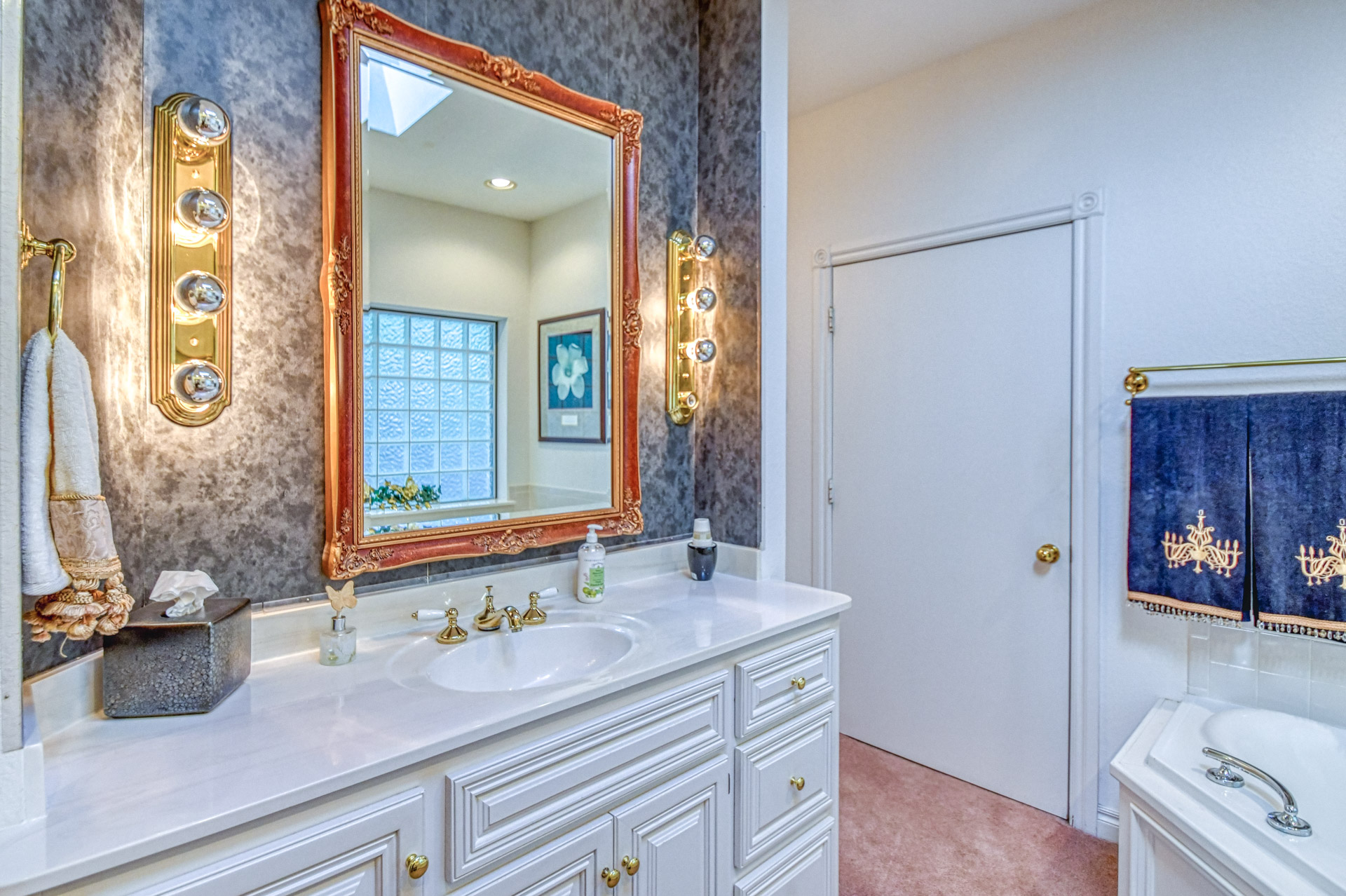 Norman, Oklahoma, 73072, United States, 4 Bedrooms Bedrooms, ,3 BathroomsBathrooms,Residential,For Sale,1967974