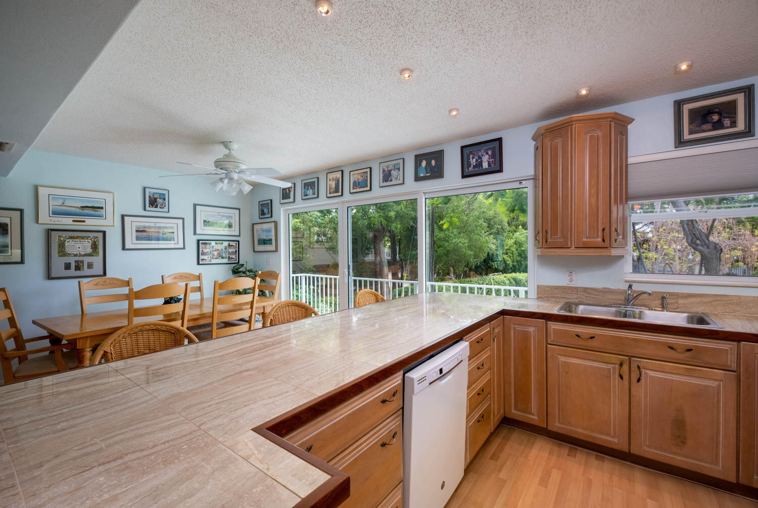 ISLAMORADA, Florida, 33036, United States, 5 Bedrooms Bedrooms, ,3 BathroomsBathrooms,Residential,For Sale,1828354