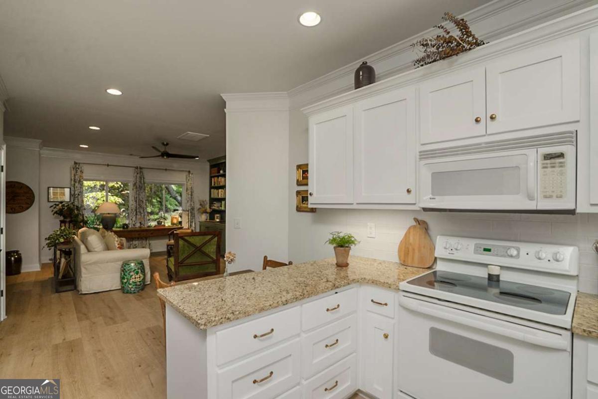 Watkinsville, Georgia, 30677, United States, 2 Bedrooms Bedrooms, ,2 BathroomsBathrooms,Residential,For Sale,1957394