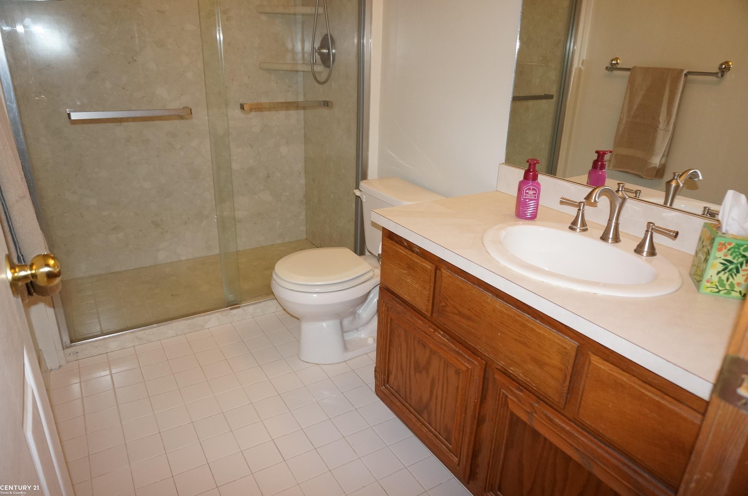 Macomb Twp, Michigan, 48044, United States, 4 Bedrooms Bedrooms, ,4 BathroomsBathrooms,Residential,For Sale,1894299