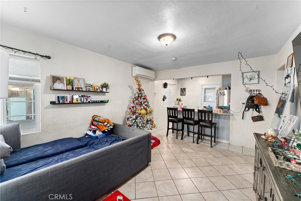 Compton, California, 90220, United States, ,Residential,For Sale,1842717