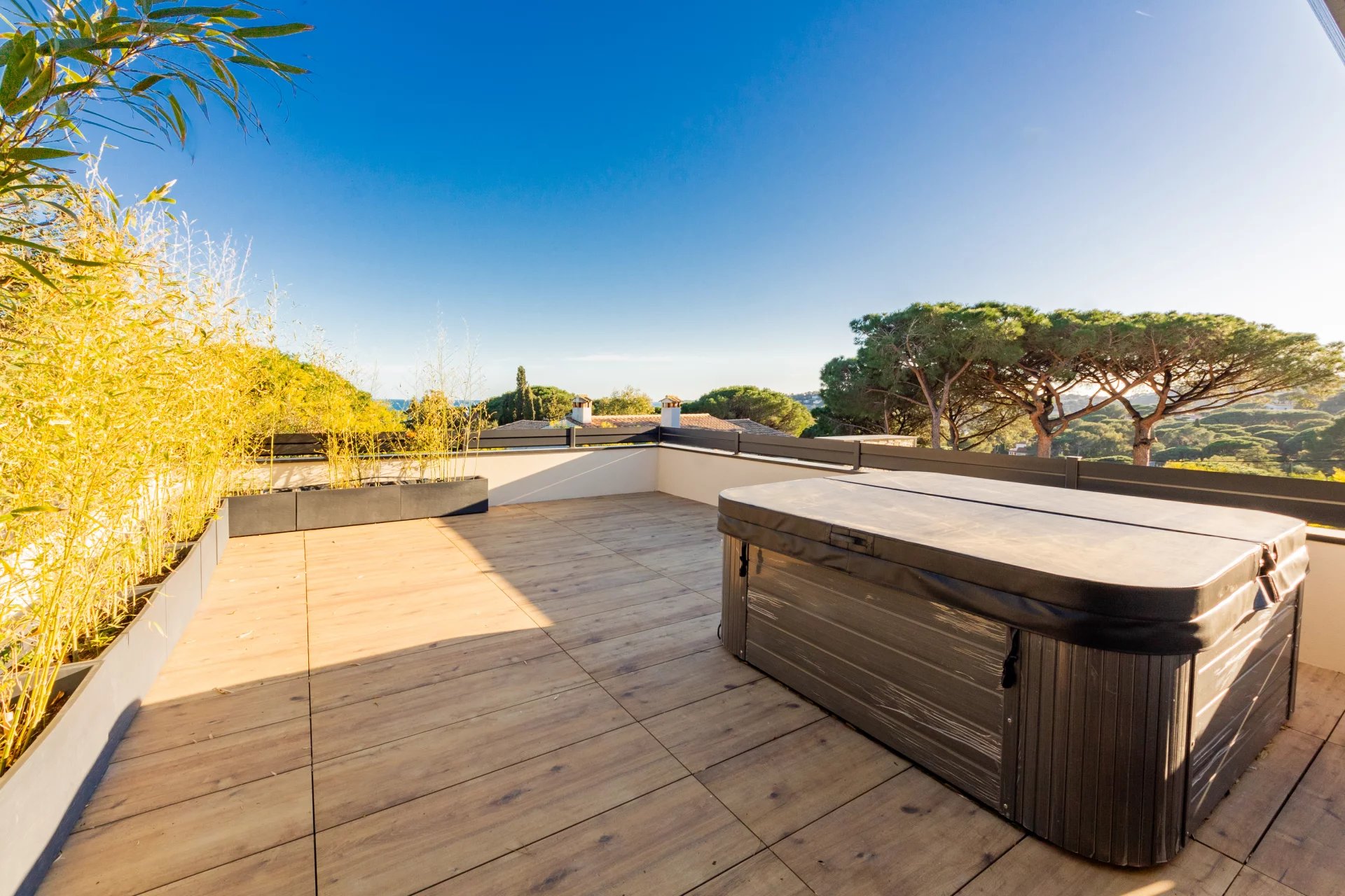 Sainte-Maxime, Provence-Alpes-Côte d’Azur, 83120, FR, 4 Bedrooms Bedrooms, ,4 BathroomsBathrooms,Residential,For Sale,1472761
