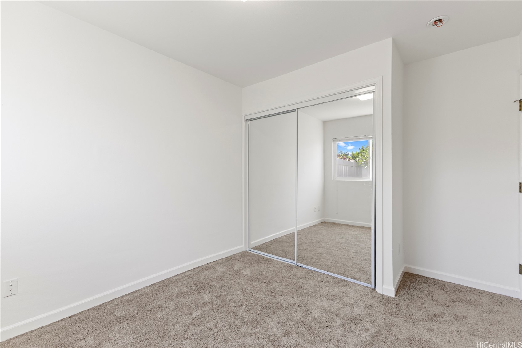 Honolulu, Hawaii, 96813, United States, 4 Bedrooms Bedrooms, ,3 BathroomsBathrooms,Residential,For Sale,1847375