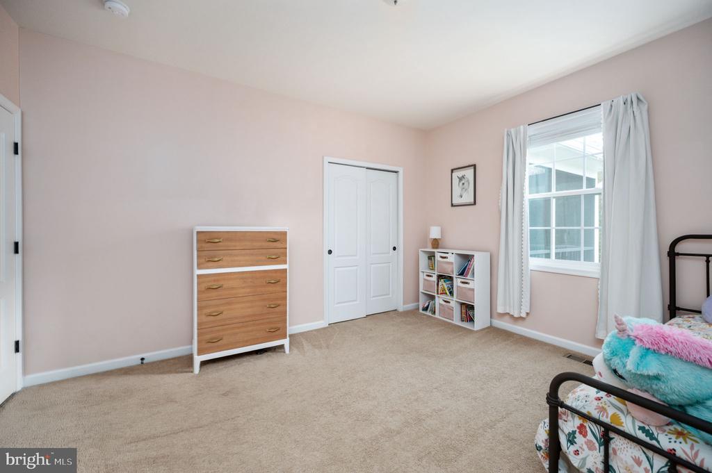 Fredericksburg, Virginia, 22406, United States, 5 Bedrooms Bedrooms, ,4 BathroomsBathrooms,Residential,For Sale,2005971