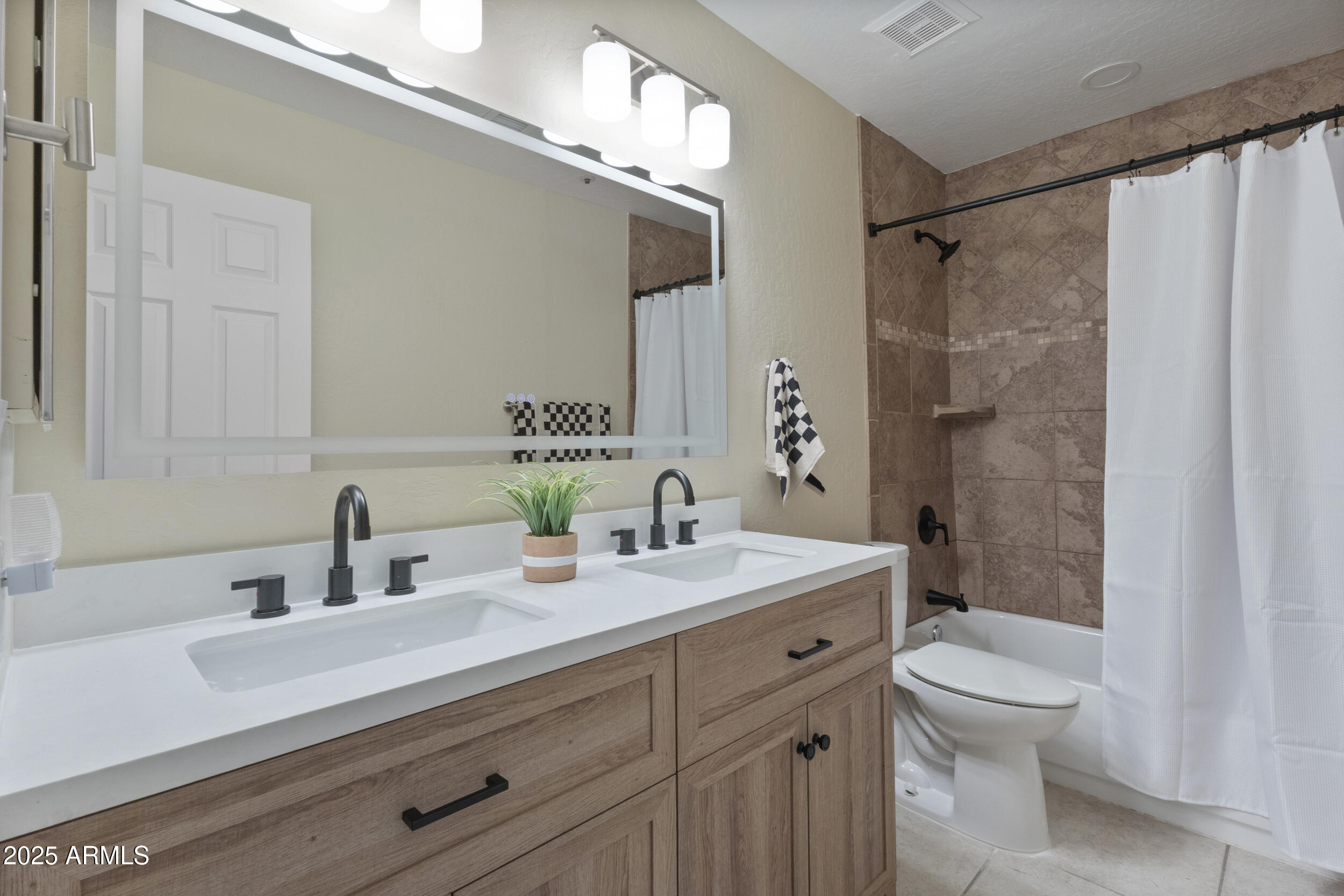 Scottsdale, Arizona, 85260, United States, 4 Bedrooms Bedrooms, ,2 BathroomsBathrooms,Residential,For Sale,1990933