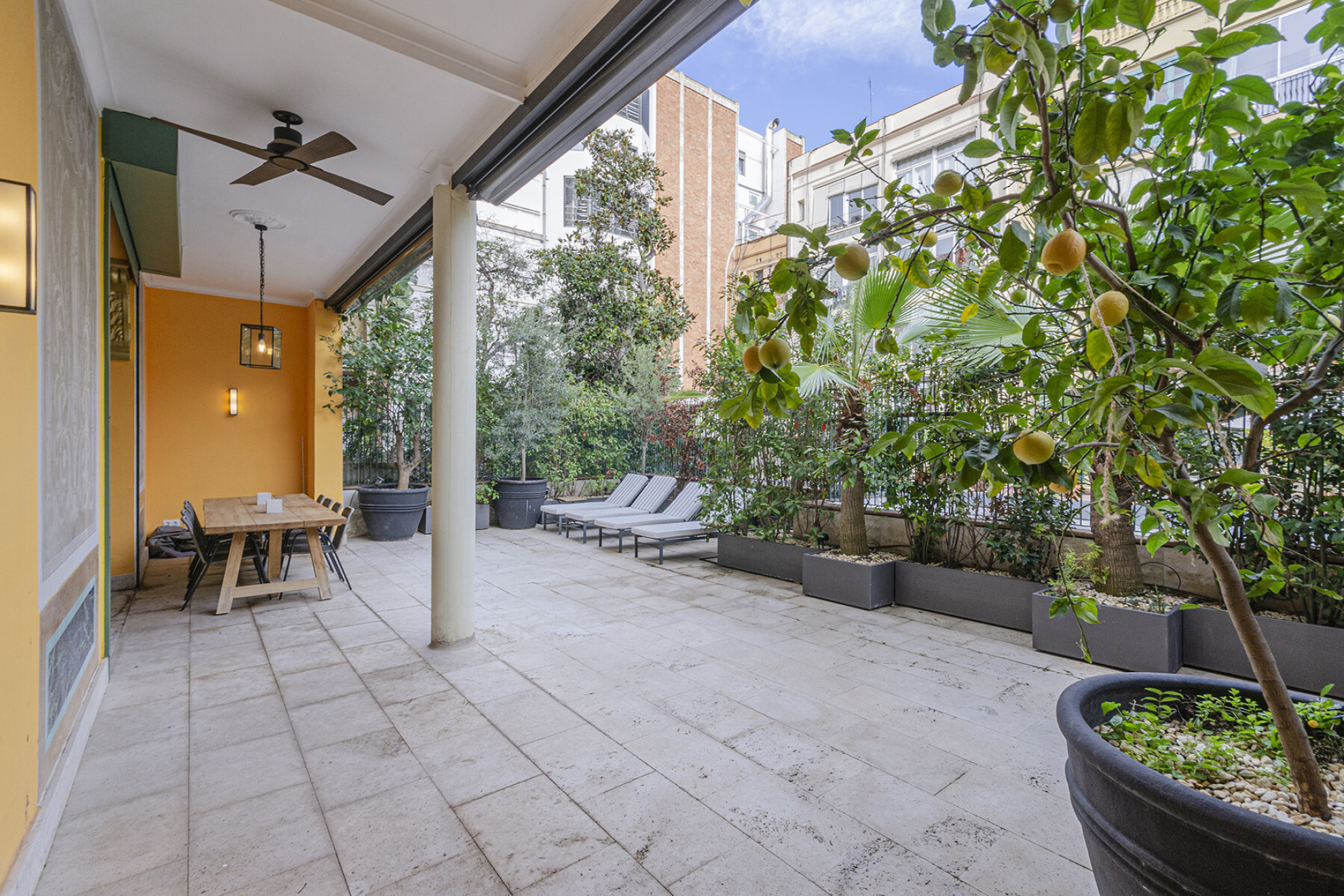  Renovated luxury house with terrace for sale in Eixample, Barcelona - 物件實景