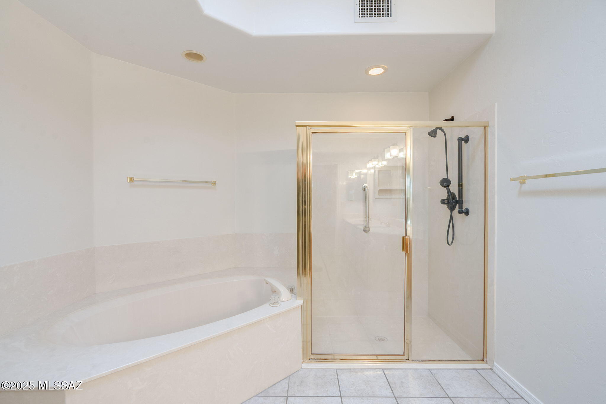 Tucson, Arizona, 85718, United States, 3 Bedrooms Bedrooms, ,2 BathroomsBathrooms,Residential,For Sale,1891107
