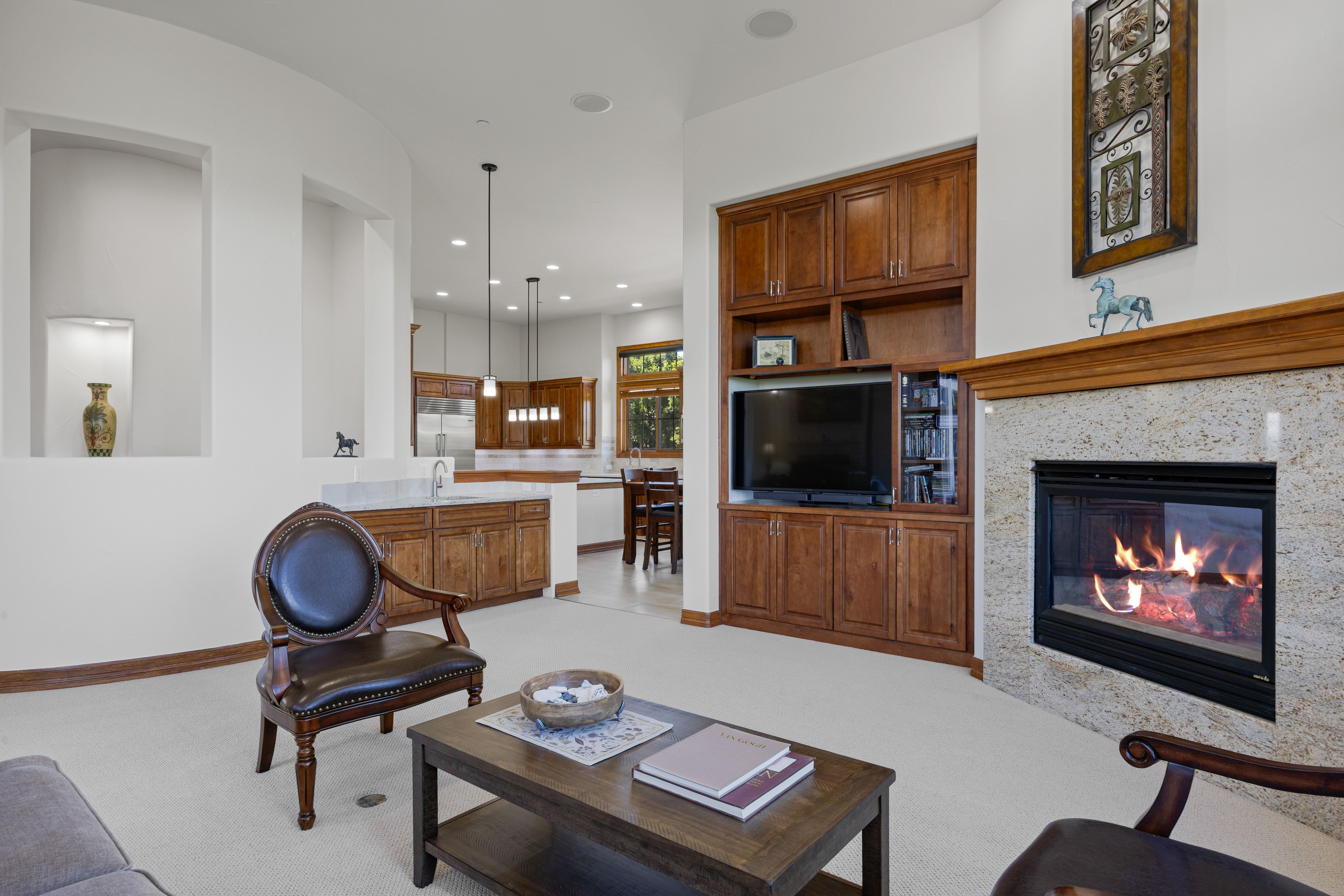  Edging the mountainside within the prestigious community of Castle Pines Village - 物件實景