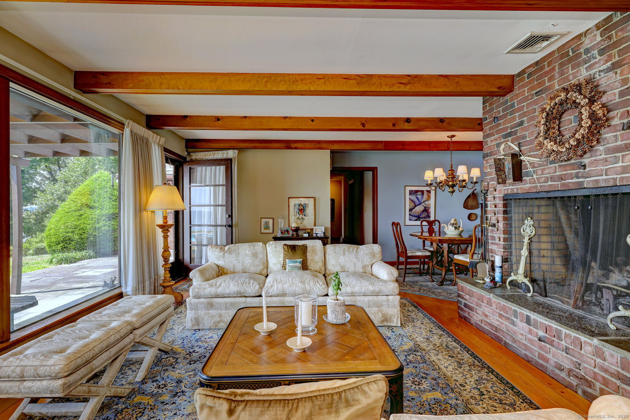 Milford, Connecticut, 06460, United States, 3 Bedrooms Bedrooms, ,2 BathroomsBathrooms,Residential,For Sale,1918107