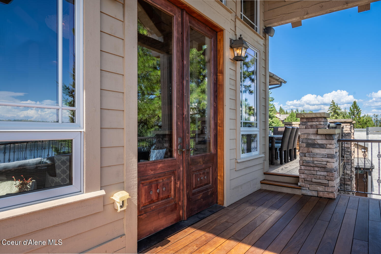Coeur d'Alene, Idaho, 83814, United States, 4 Bedrooms Bedrooms, ,4 BathroomsBathrooms,Residential,For Sale,1909432