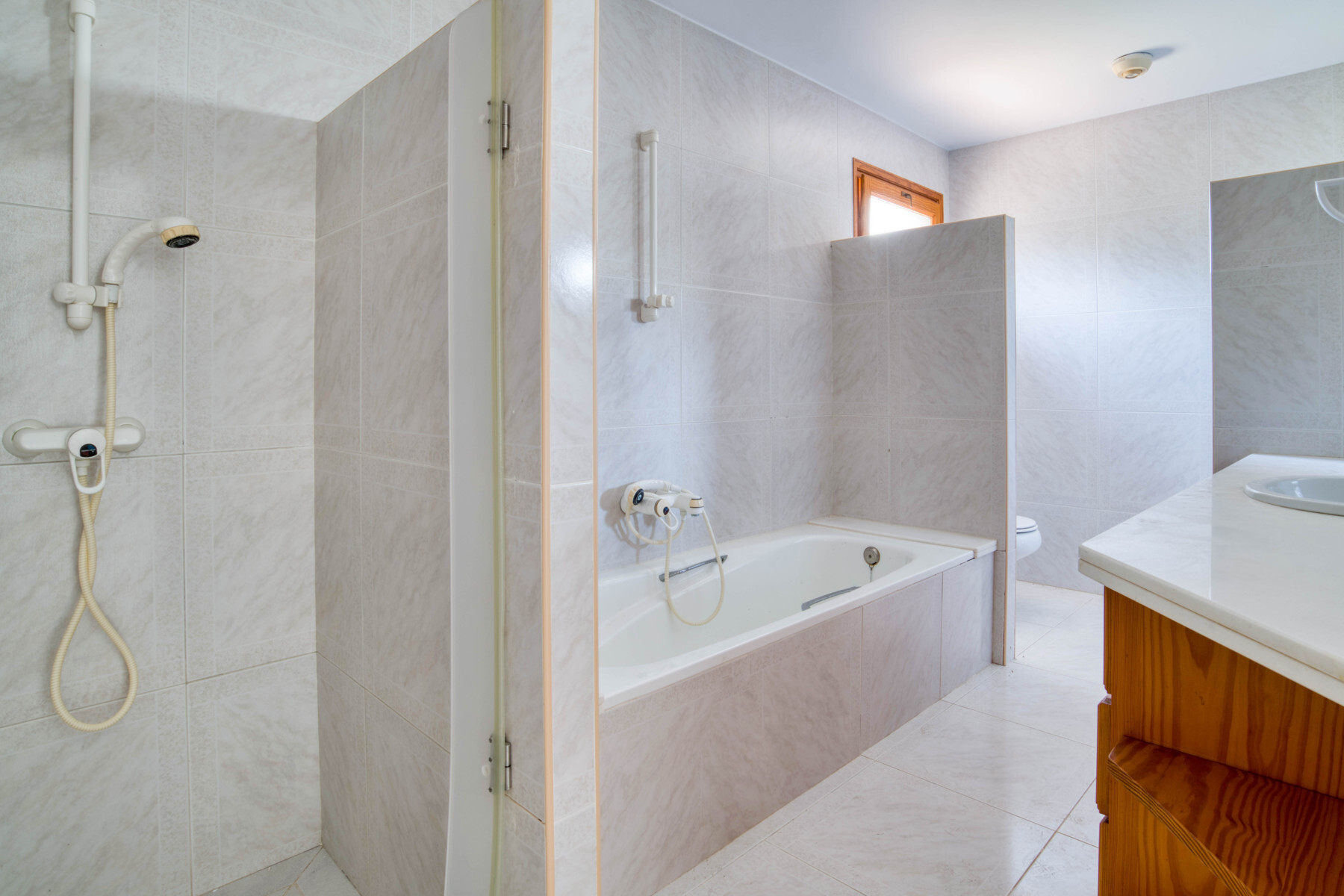  Property with charm and potential with sea and mountain views, Tamariu - 物件實景