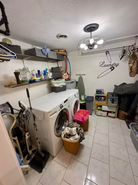 Albany, Kentucky, 42602, United States, 4 Bedrooms Bedrooms, ,2 BathroomsBathrooms,Residential,For Sale,1905722