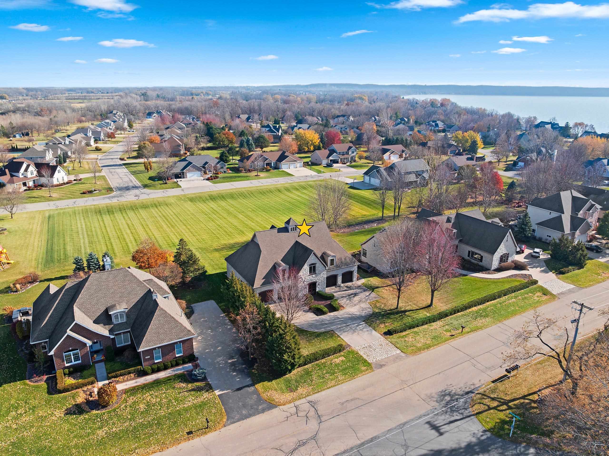 MENASHA, Wisconsin, 54952, United States, 2 Bedrooms Bedrooms, ,3 BathroomsBathrooms,Residential,For Sale,1994567